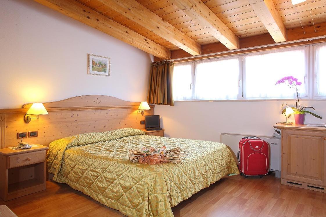 Hotel Sant'Ilario 로베레토 외부 사진