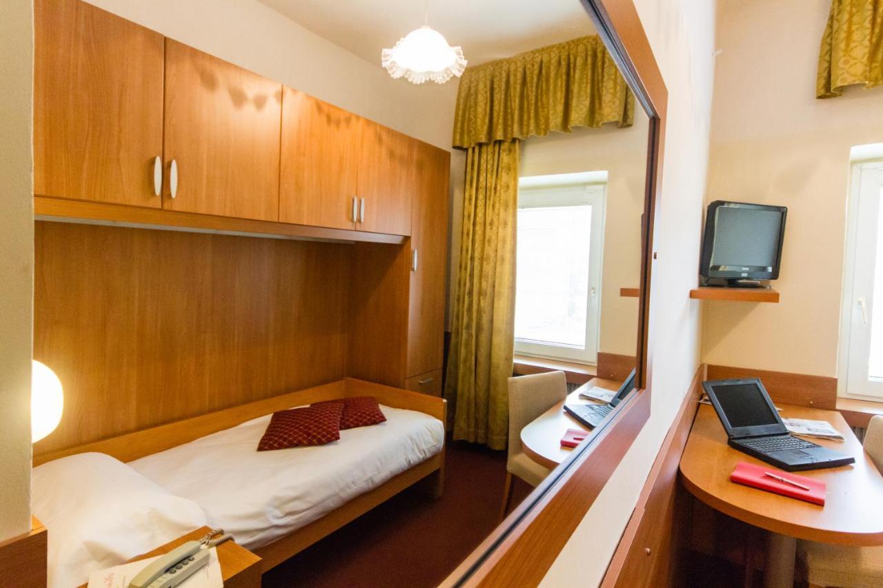Hotel Sant'Ilario 로베레토 외부 사진