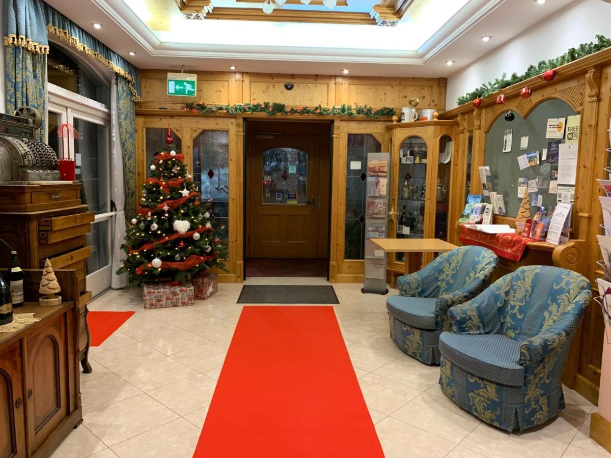 Hotel Sant'Ilario 로베레토 외부 사진